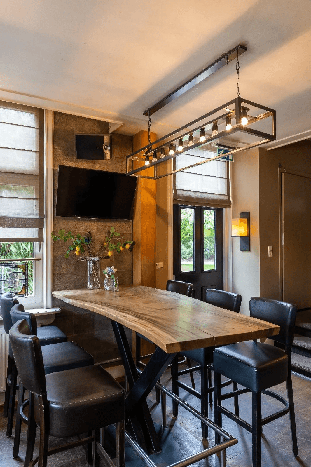 Kaartruimte hoge tafel